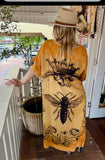 Leparispetit hi low tunic with queen bee print gold