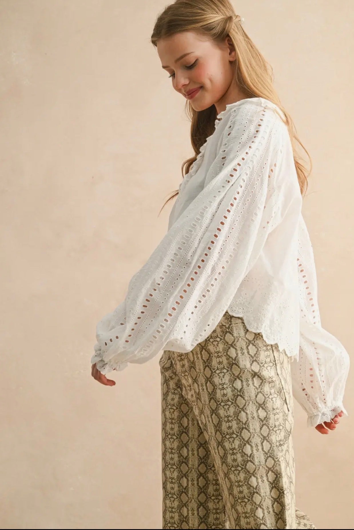Miou muse embroider tie front top