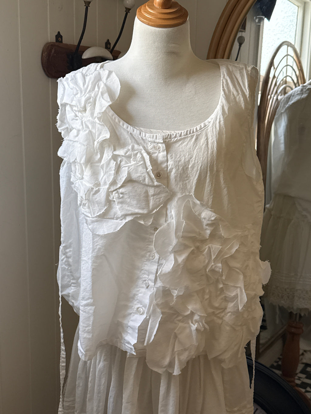 Krista Larson Hibiscus cami cream CV O/S