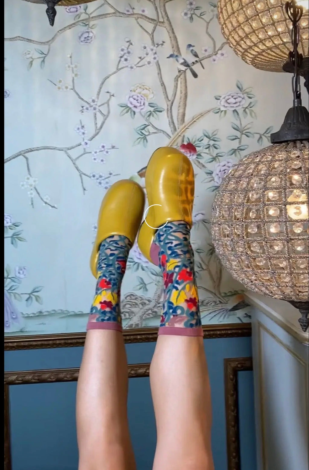 Tapestry vines sheer crew socks