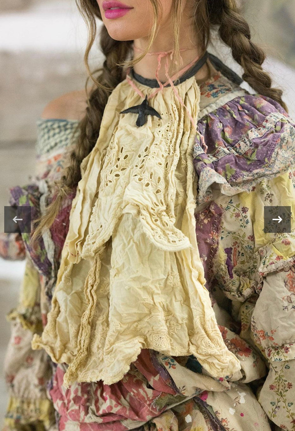 Magnolia pearl eyelet Sinclair jabot  083 moon