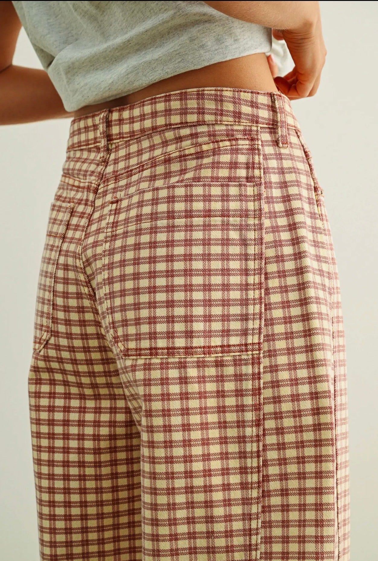 Miou muse checkered barrel jeans