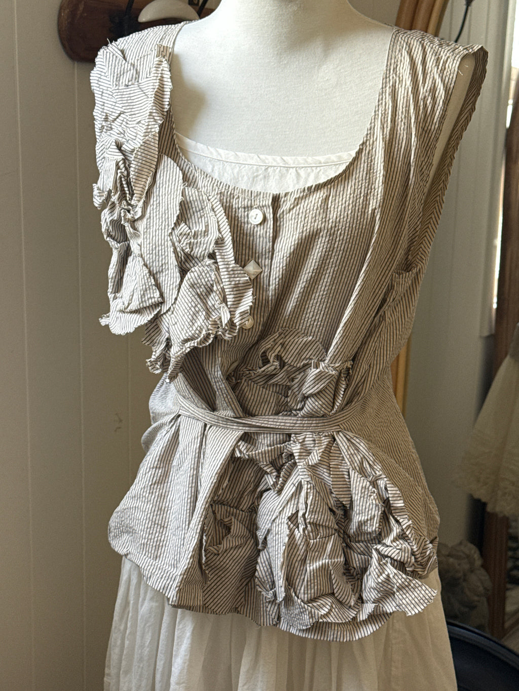 Krista Larson Hibiscus cami alabaster seersucker  cotton O/S