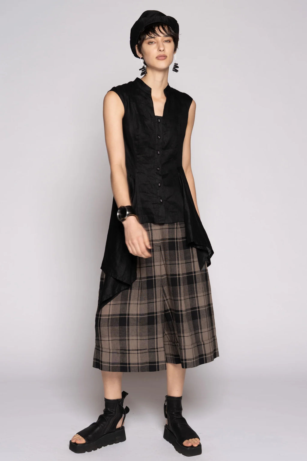 Dogstar Arya short truffle