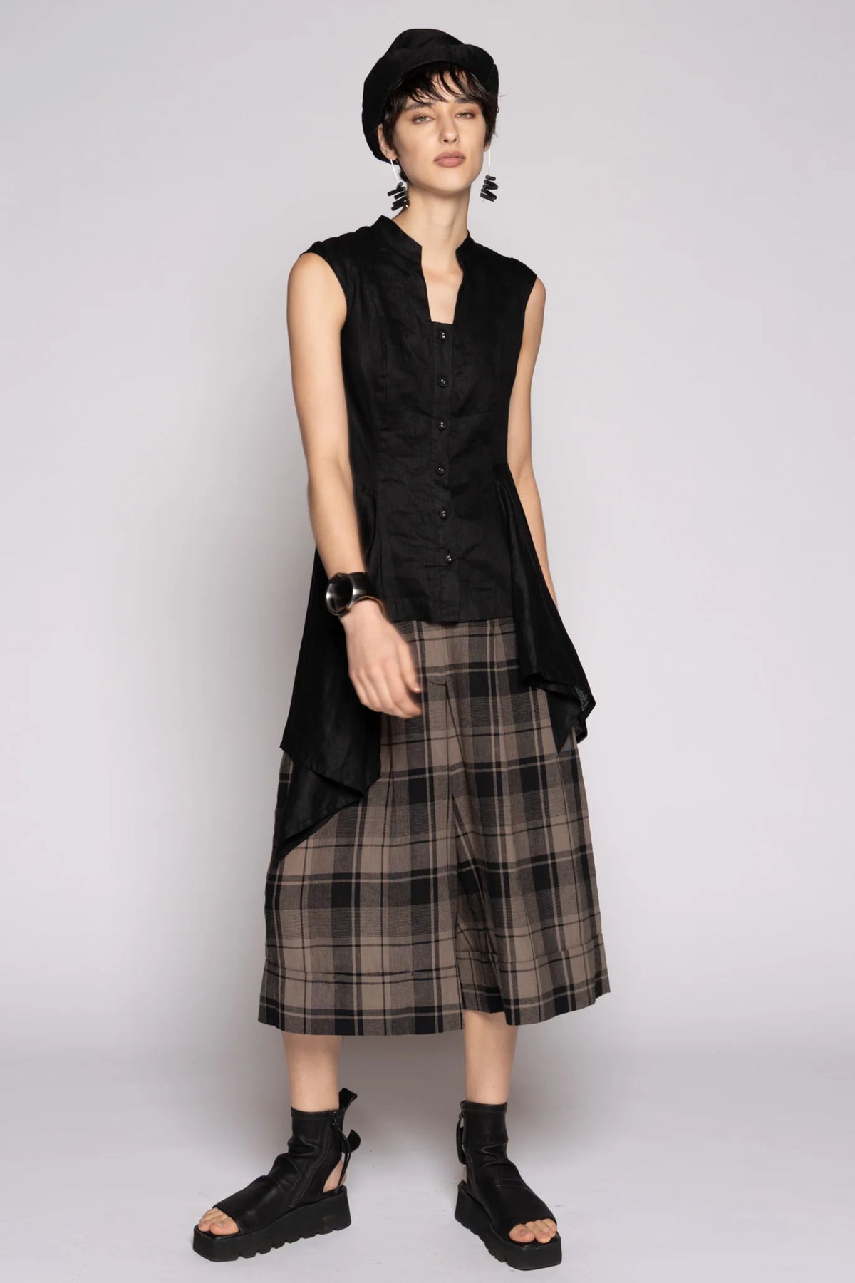 Dogstar Arya short truffle