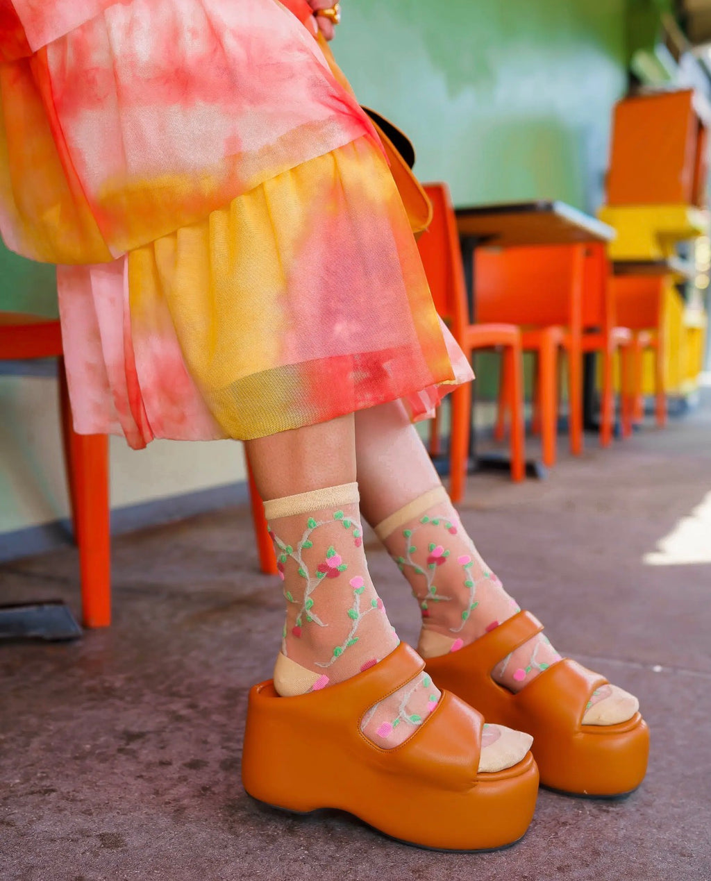 Sheer rosettes pink /green socks