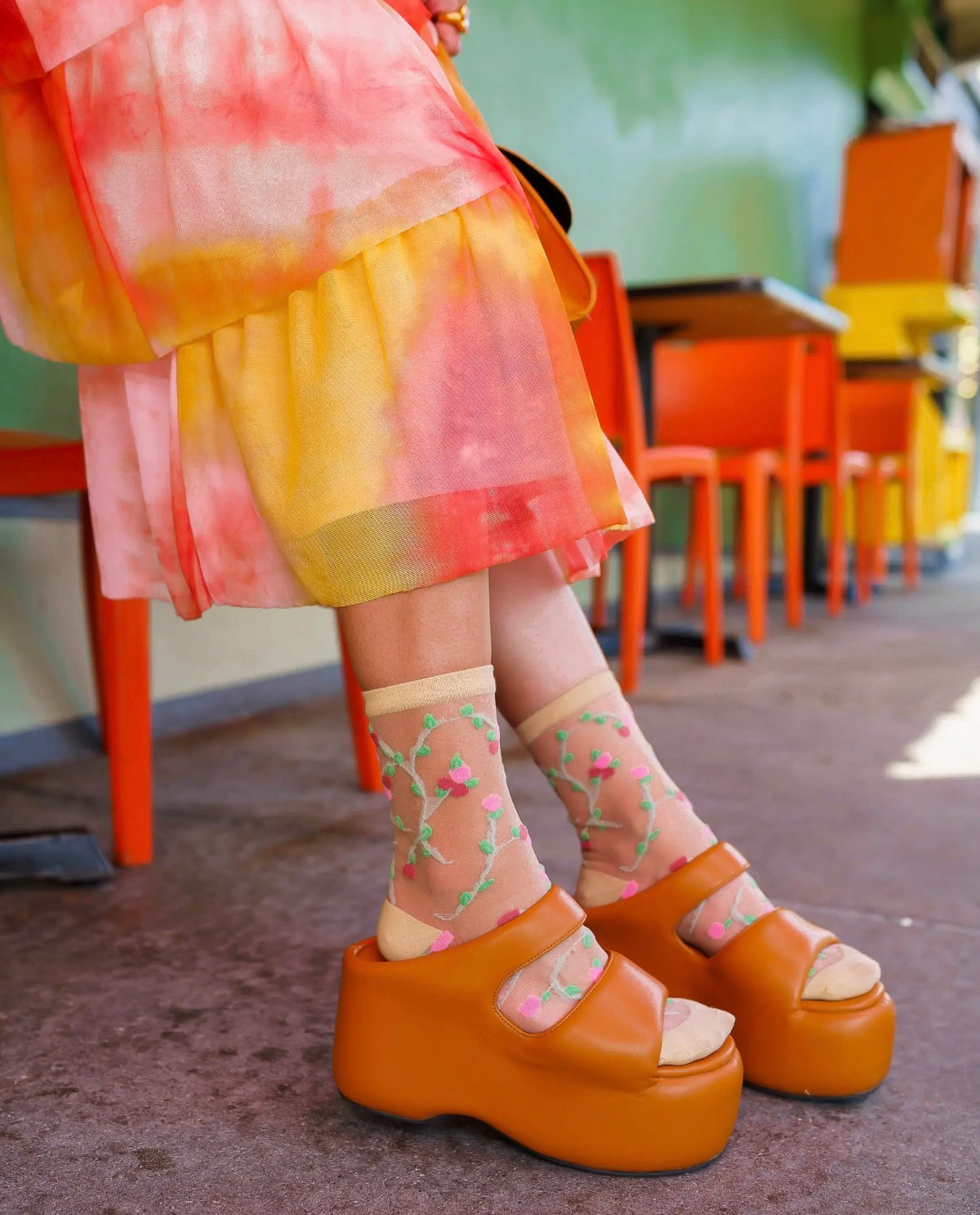 Sheer rosettes pink /green socks