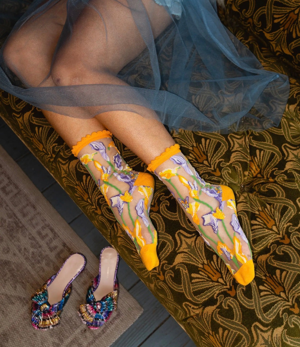 Calla lily shimmer sheer socks