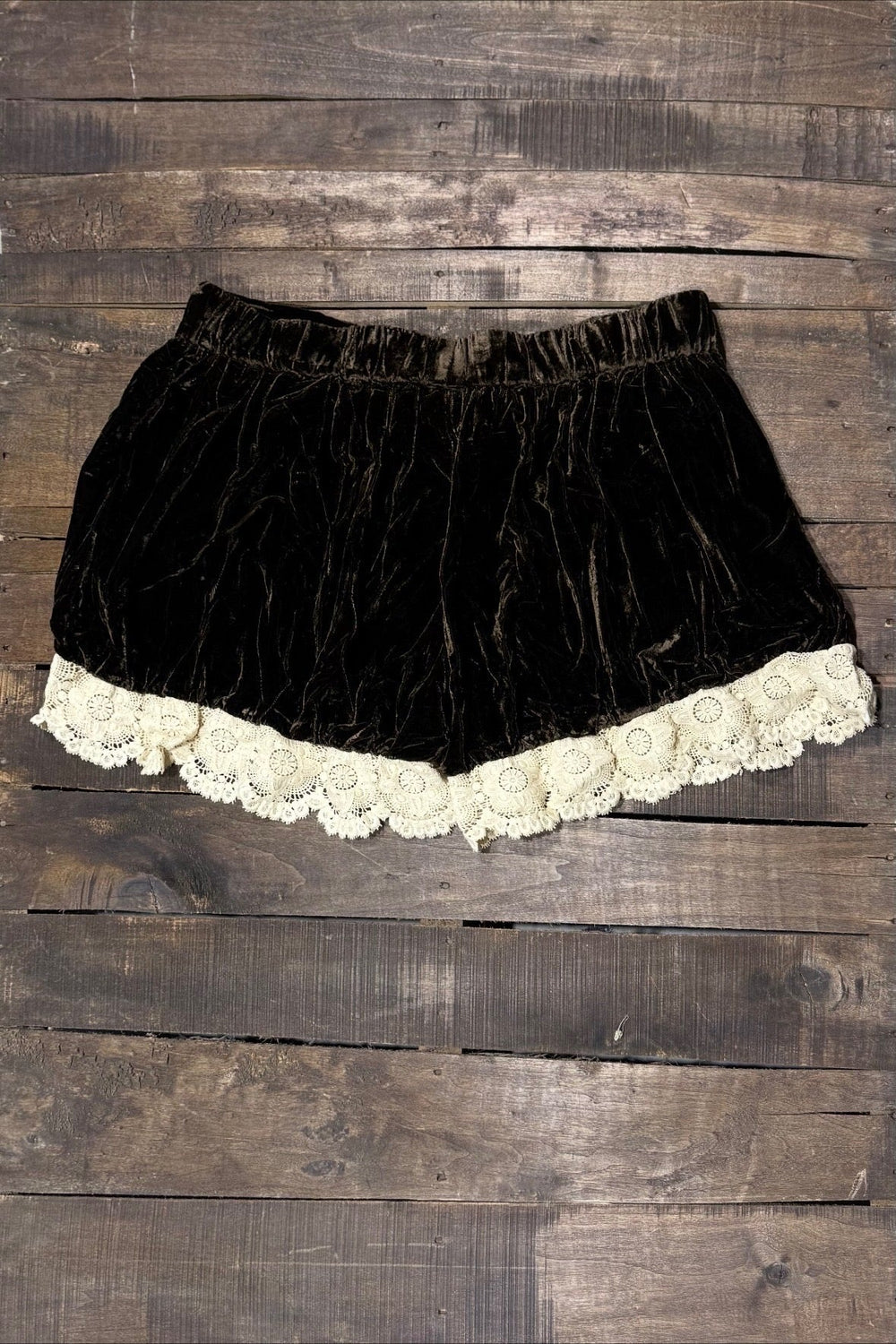 Jaded gypsy vintage romance shorts velvet