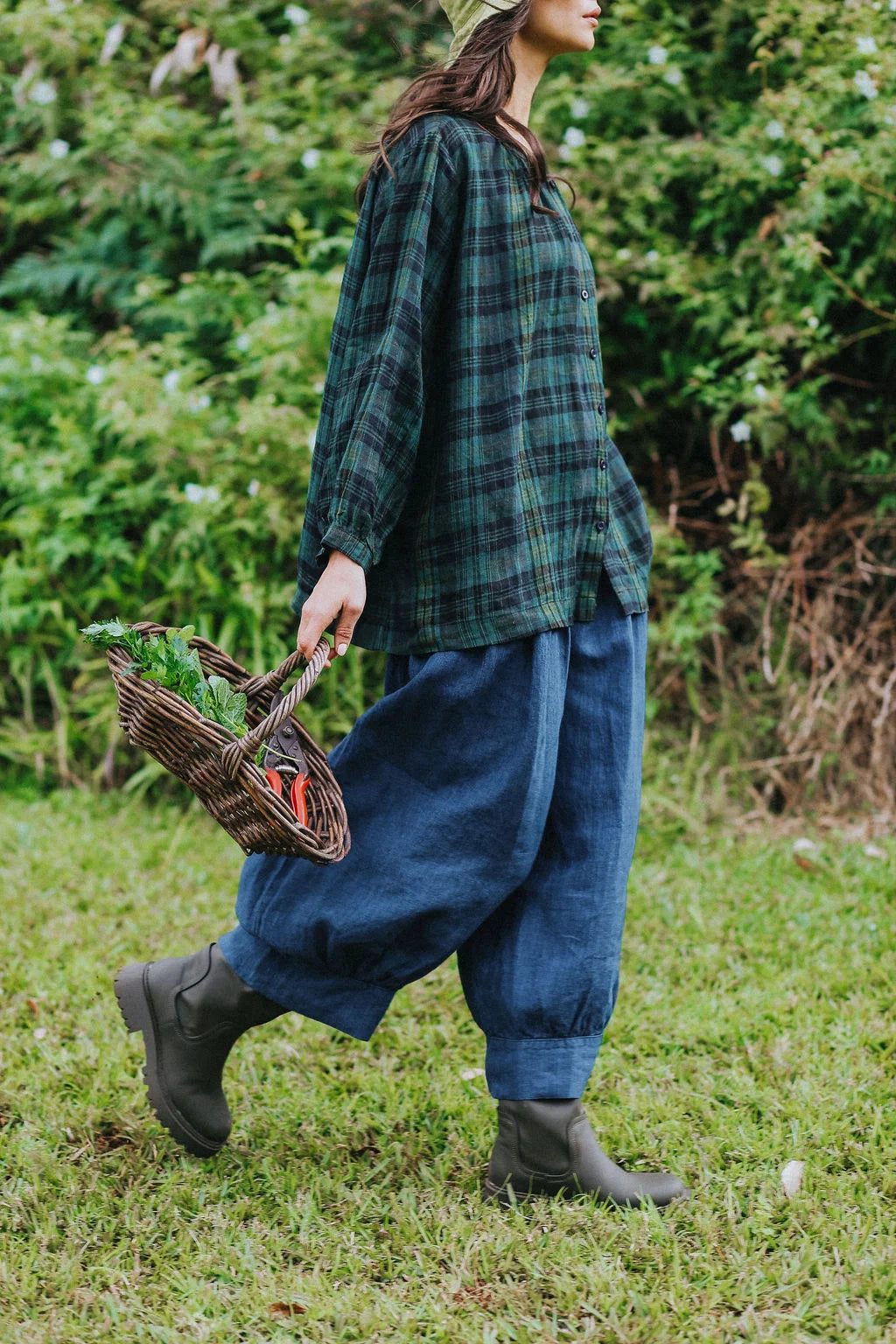 Montaigne Desi Linen Pants in Indigo