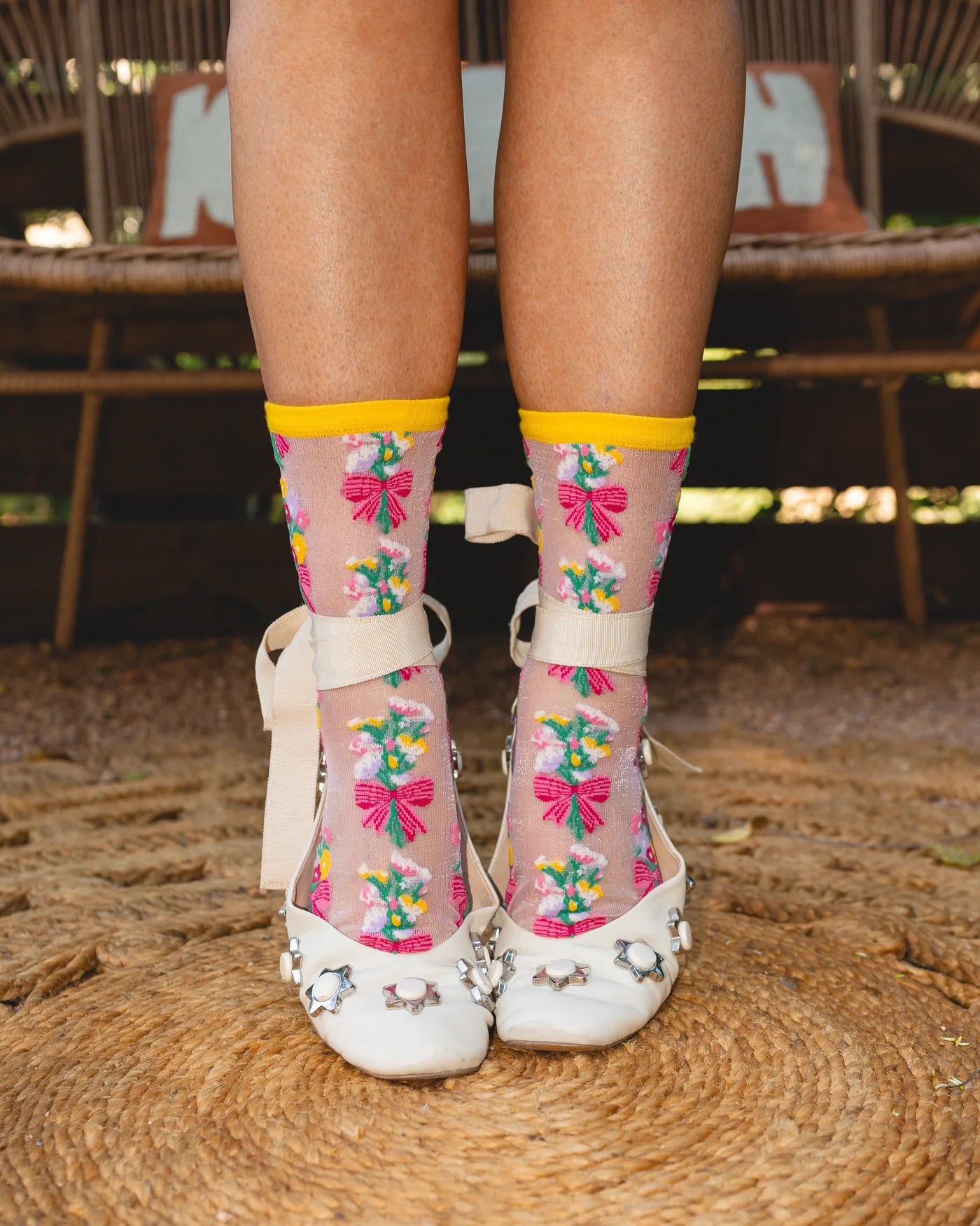 Bouquet all day shimmer sheer crew socks