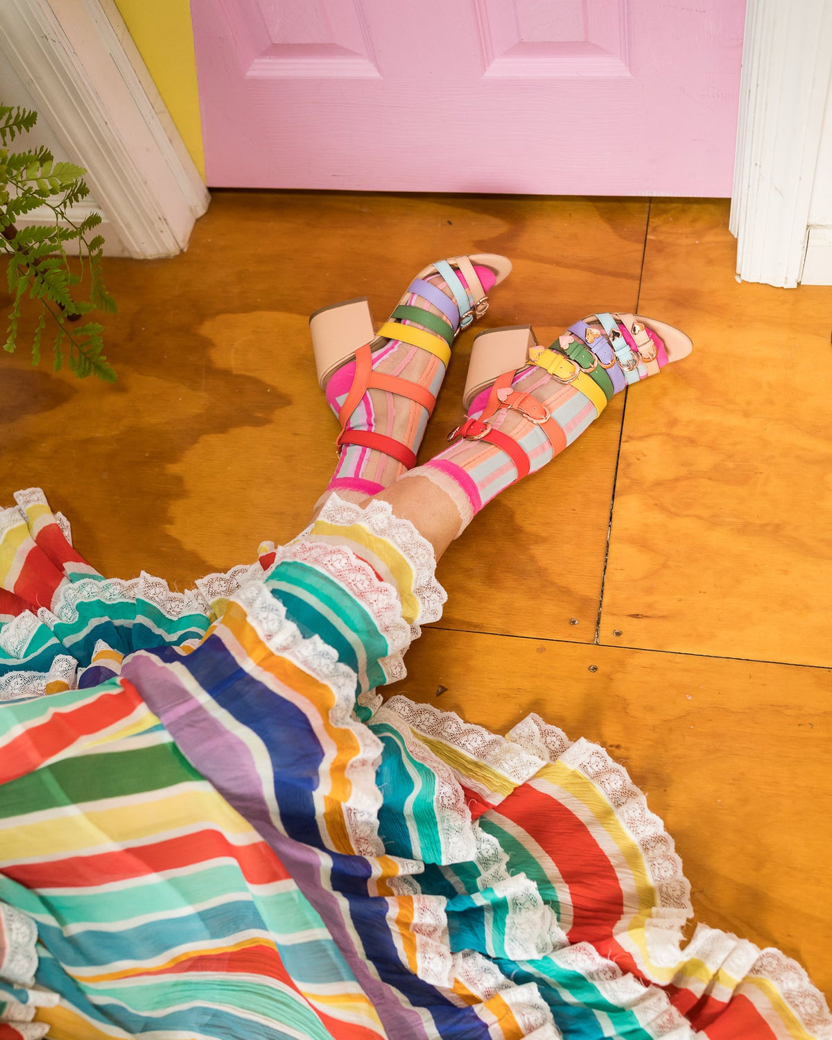 Candy stripe ruffle crew socks
