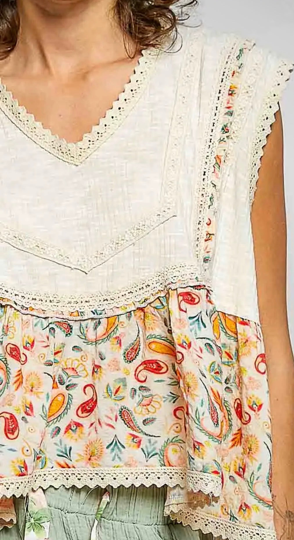 Ruth v neck ruffle ribbed top paisley