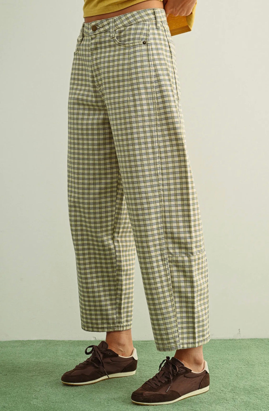 Miou muse checkered barrel jeans