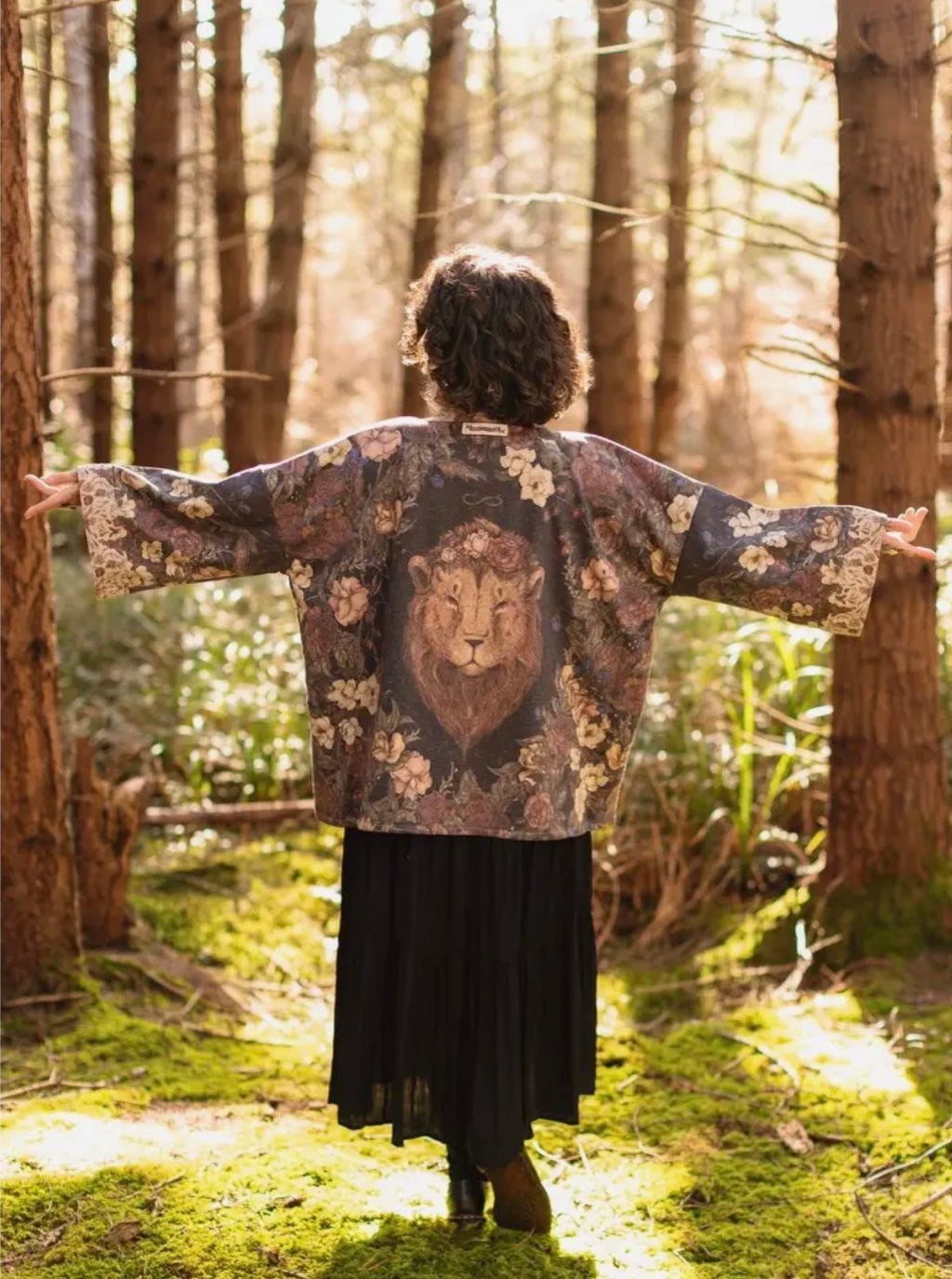 Lion heart cottage cardigan market of stars