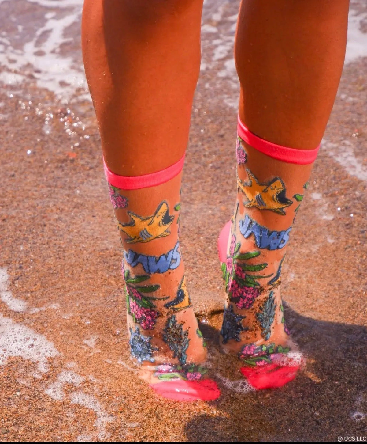 Jaws aquatic sheer shimmer crew socks