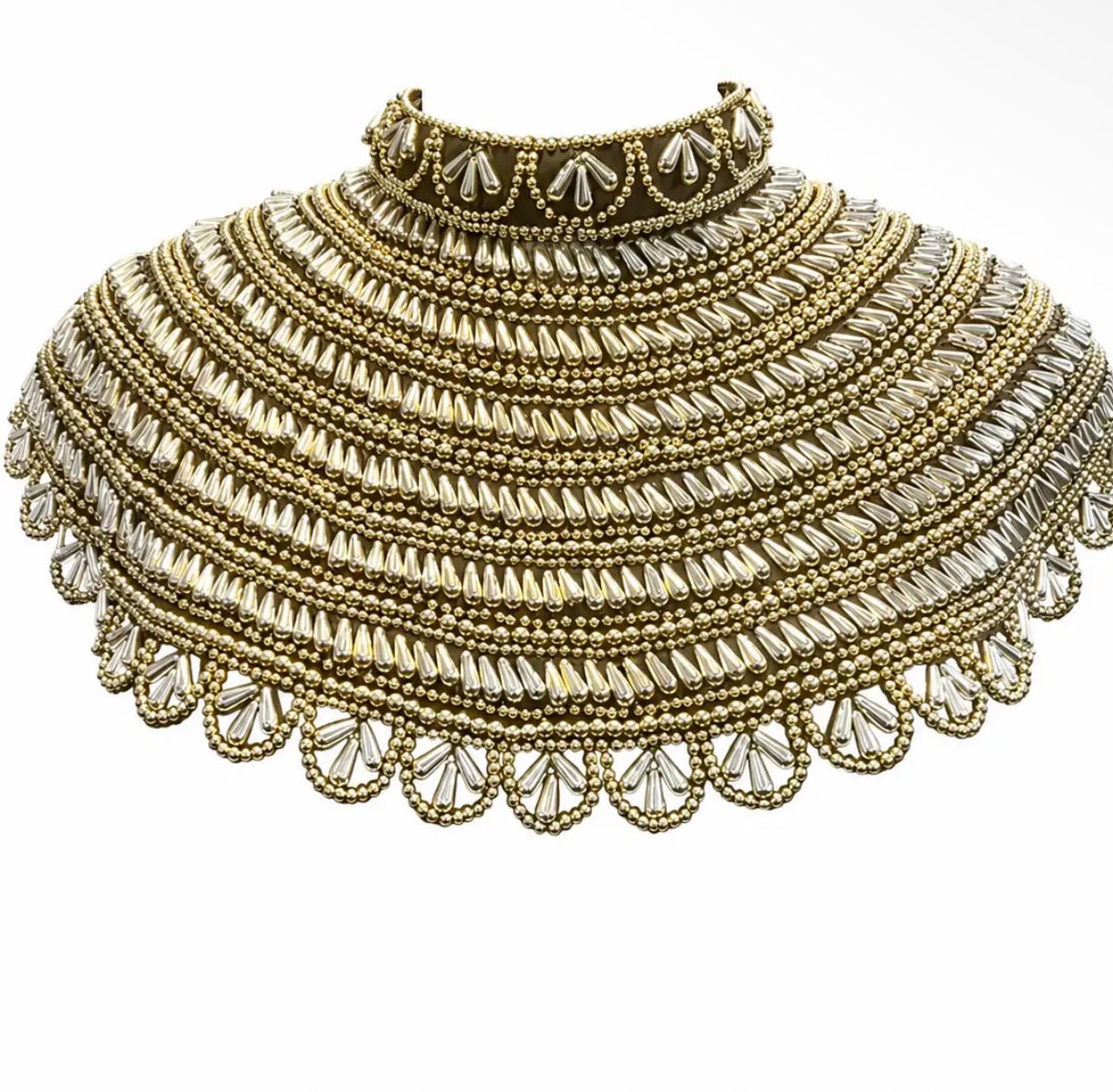 Sovereign gold beaded coller