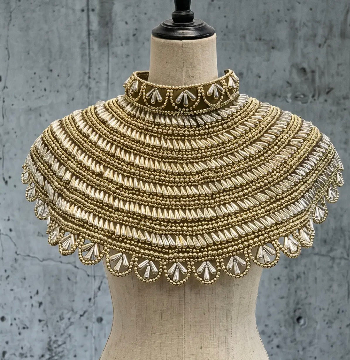 Sovereign gold beaded coller