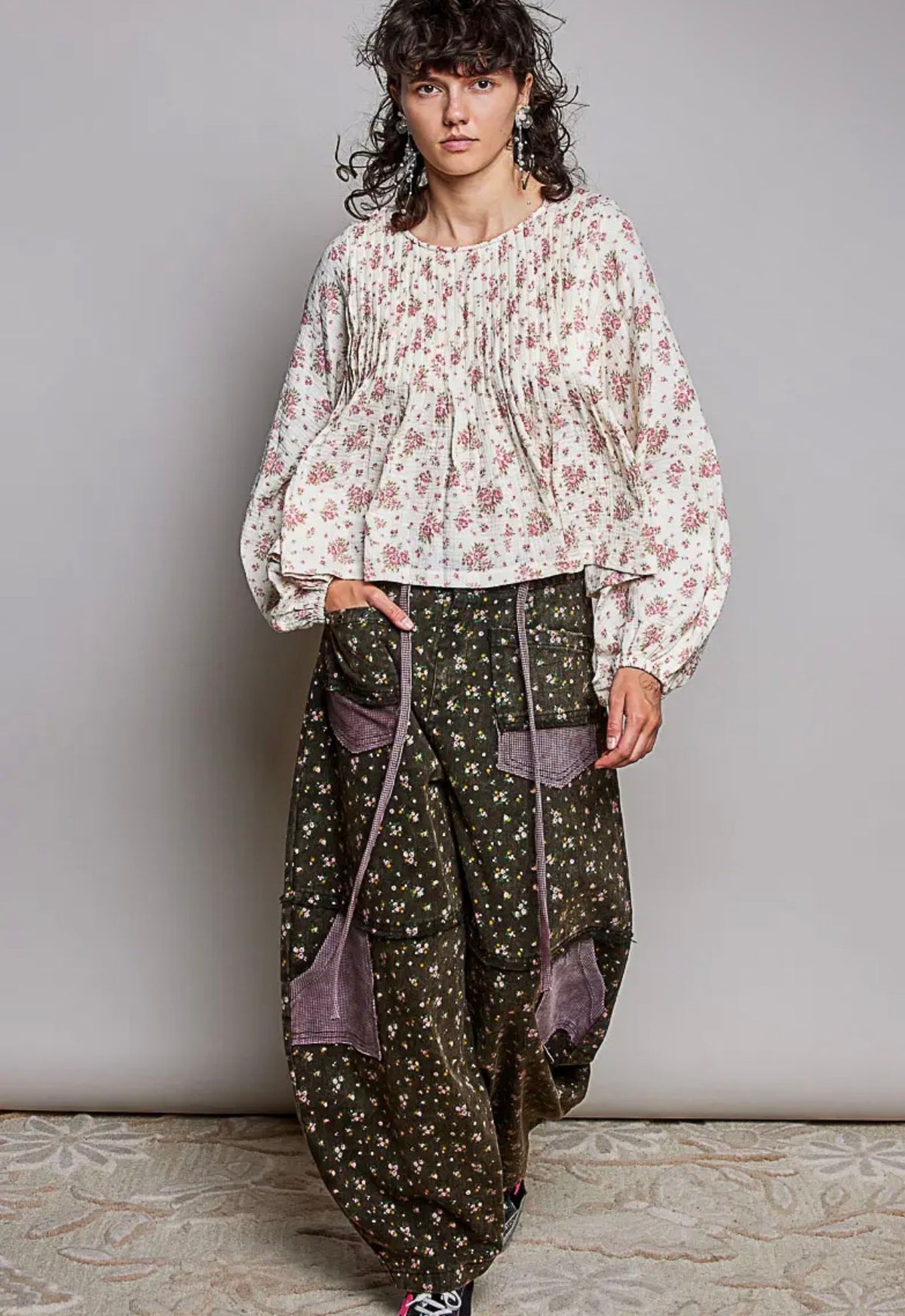 Cassie pintuck floral balloon top