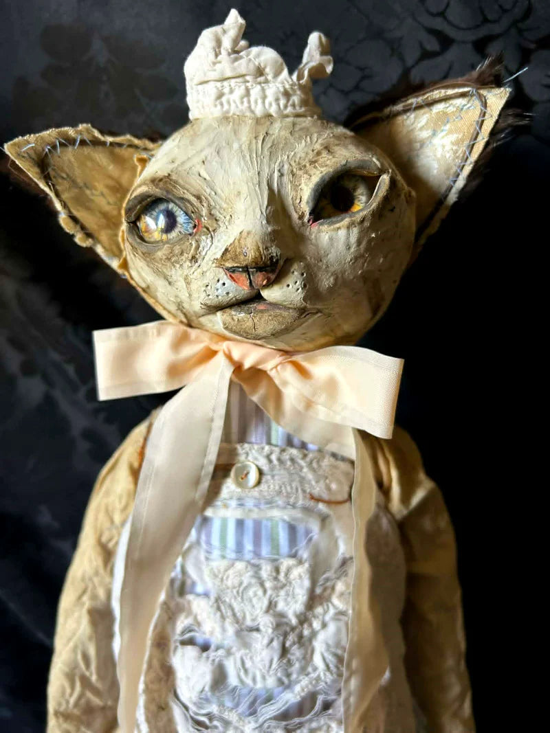 Hip hip decay 
VERLEV Cat Sculpture