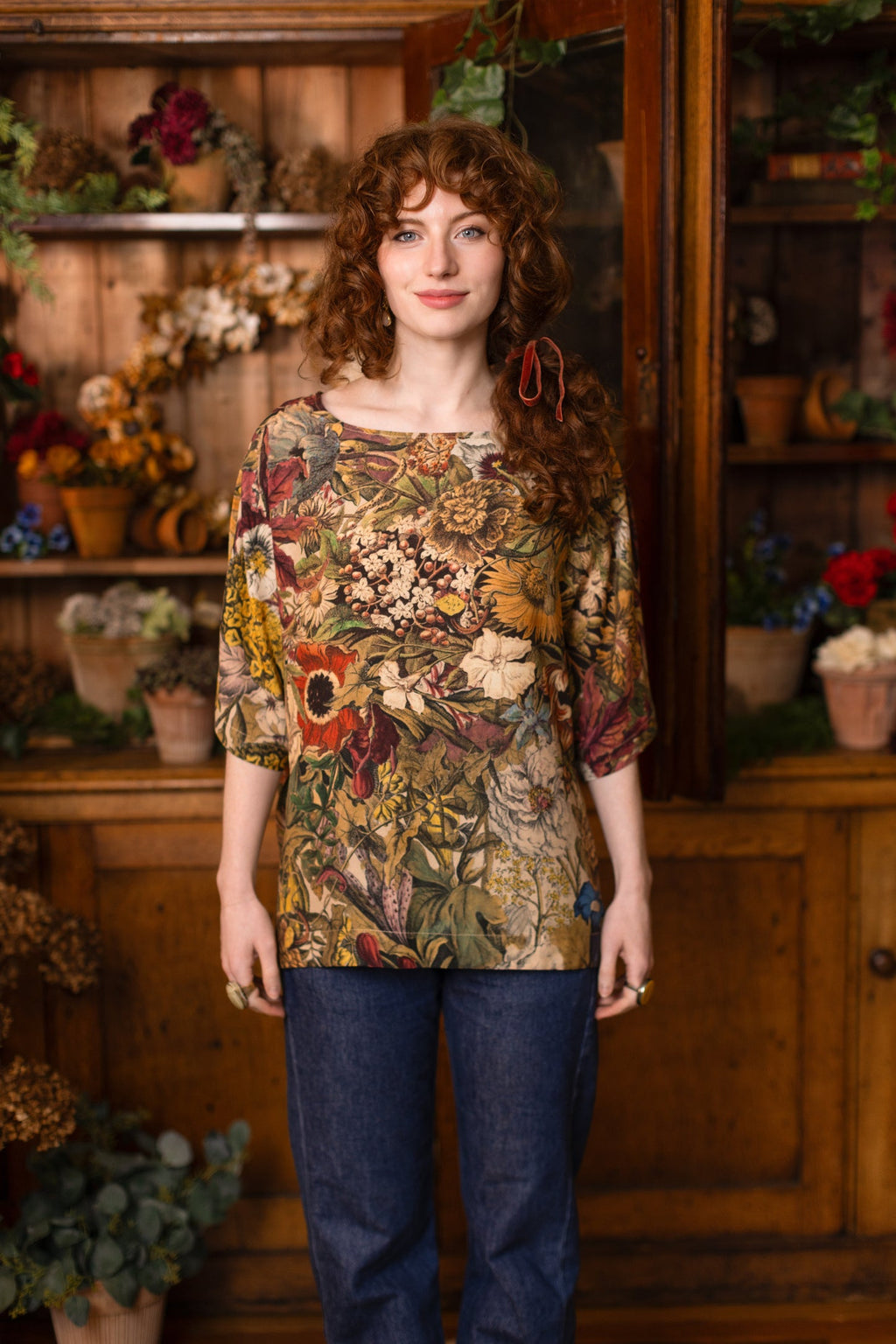 Market of stars golden hour tee