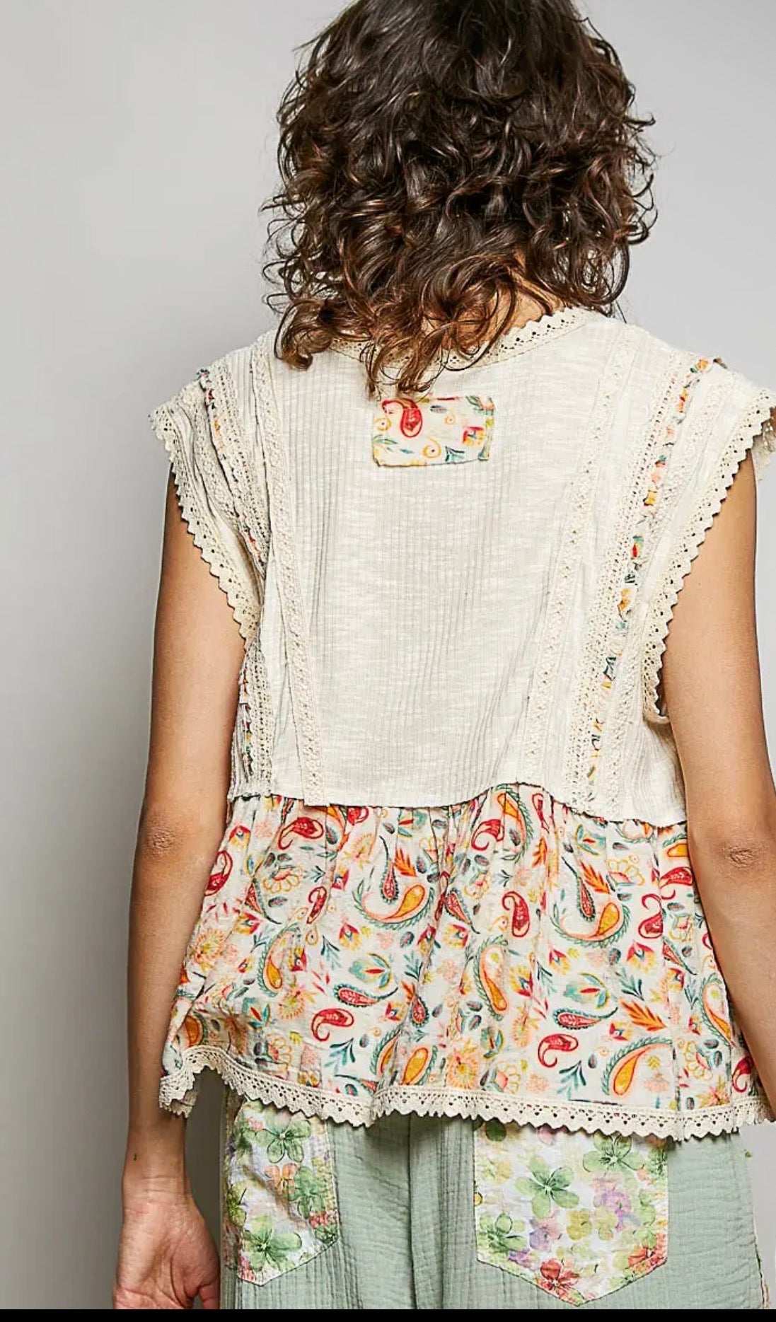 Ruth v neck ruffle ribbed top paisley