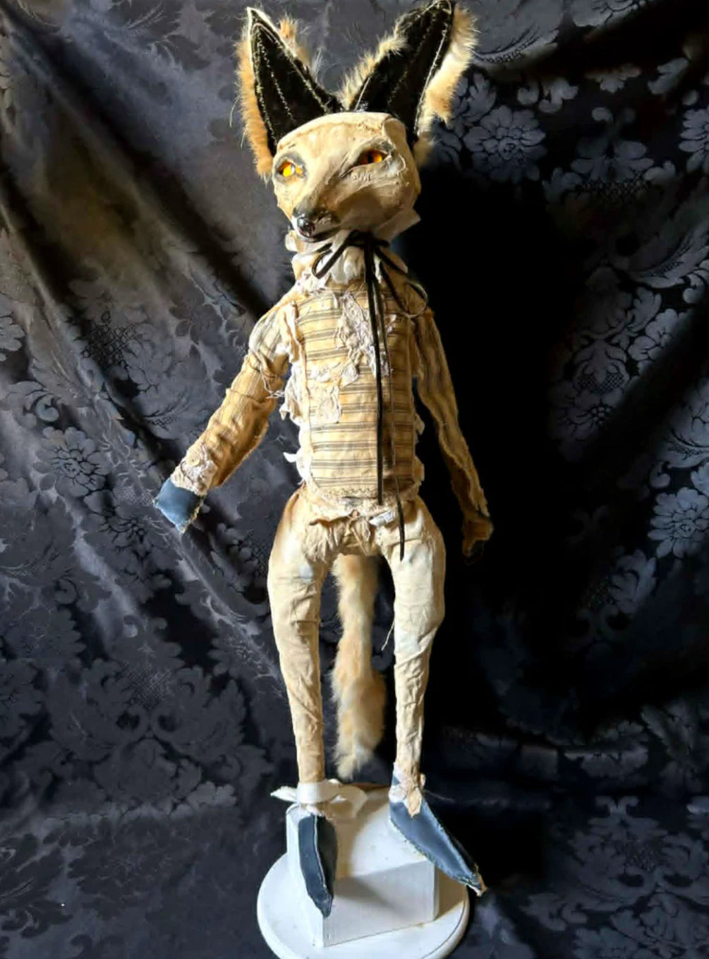 FIDENZA Fox Sculpture hip decay