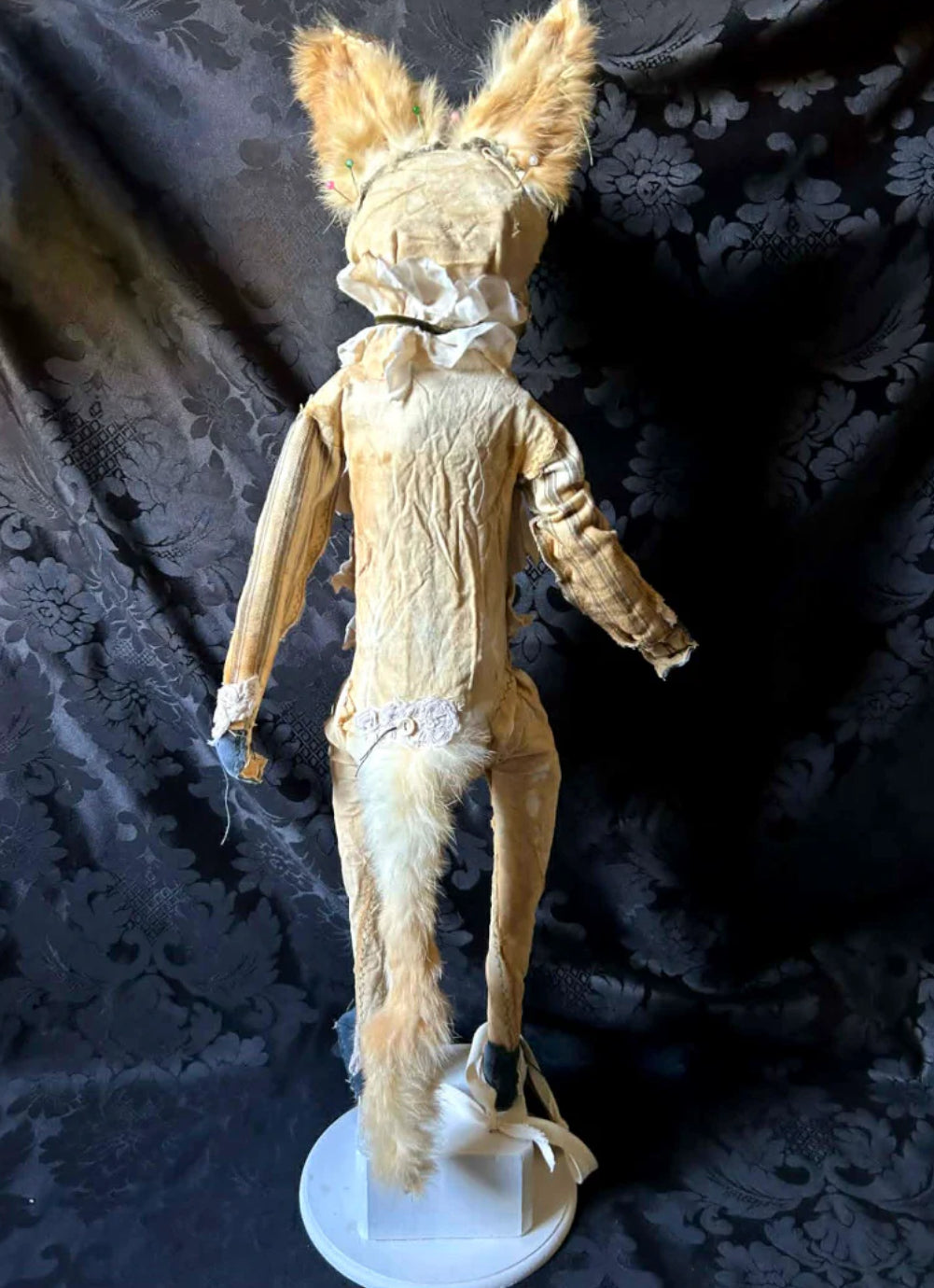 FIDENZA Fox Sculpture hip decay