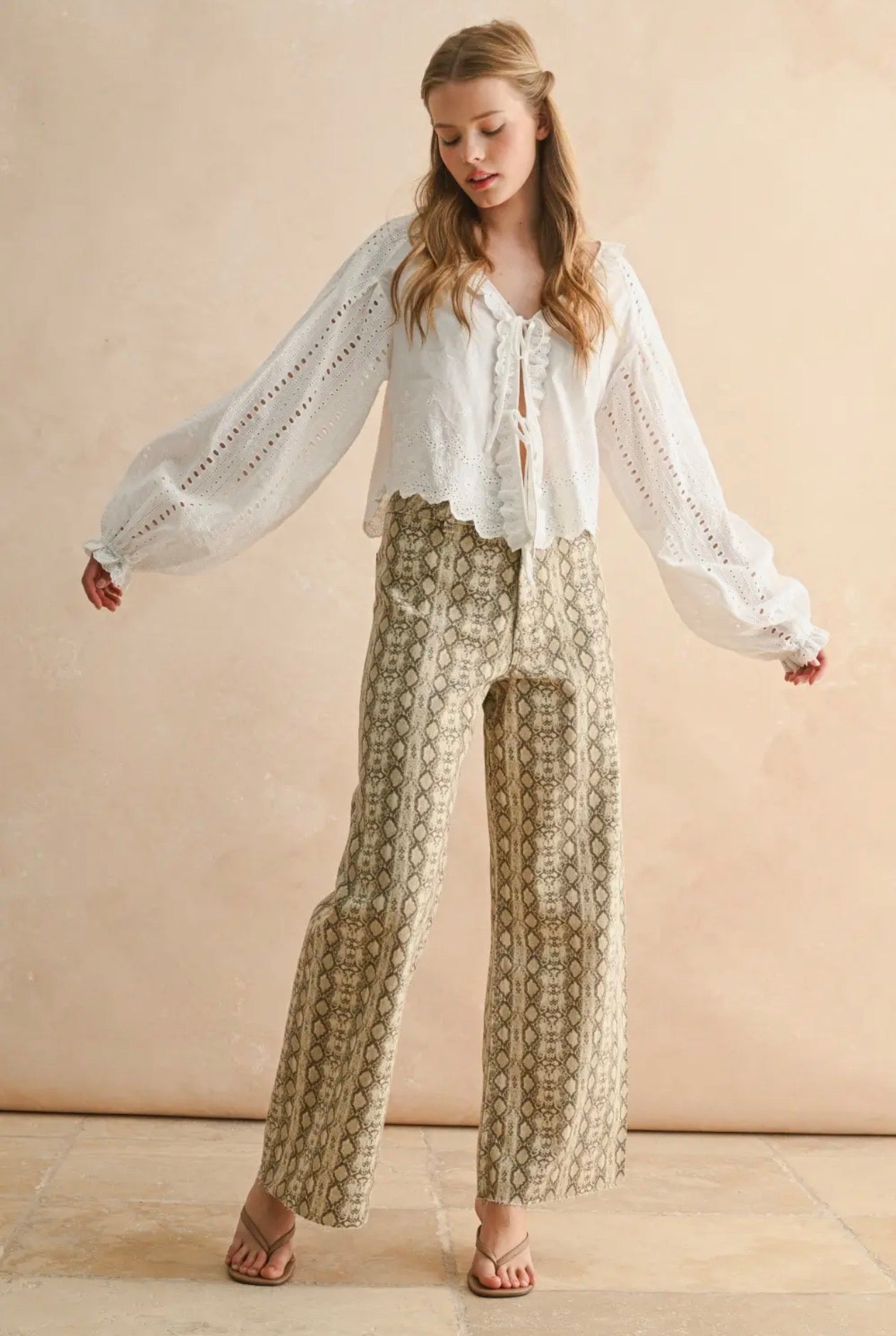 Miou muse embroider tie front top