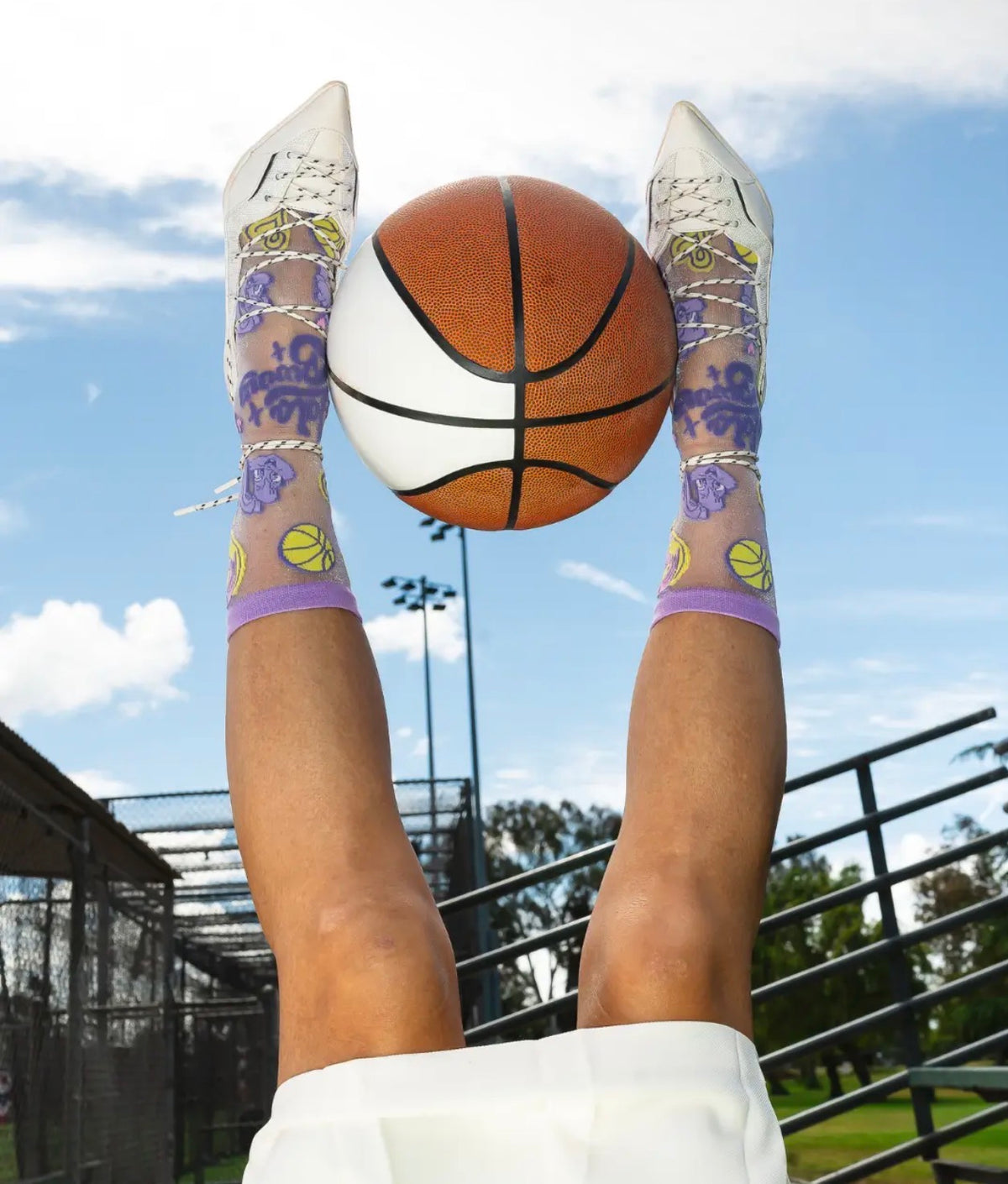 Lola bunny shimmer sheer crew sock