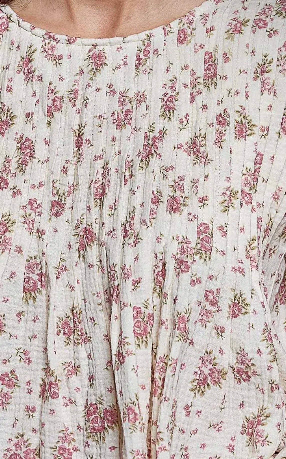 Cassie pintuck floral balloon top