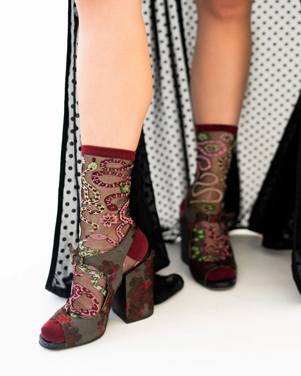 Serpentine floral black sheer crew socks
