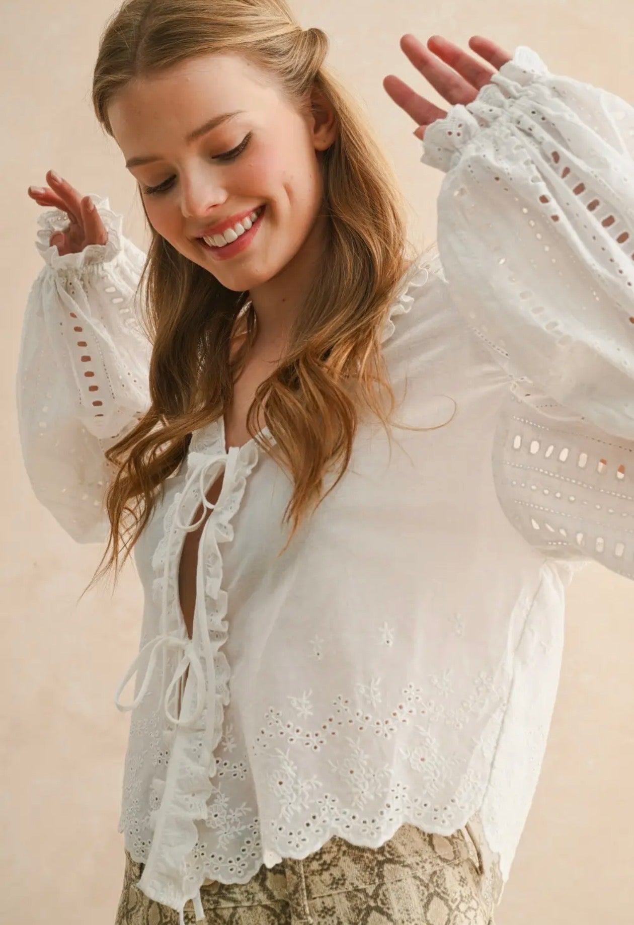 Miou muse embroider tie front top