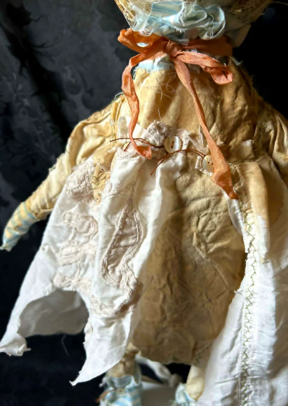 Hip hip decay DILUSKA Rabbit Sculpture