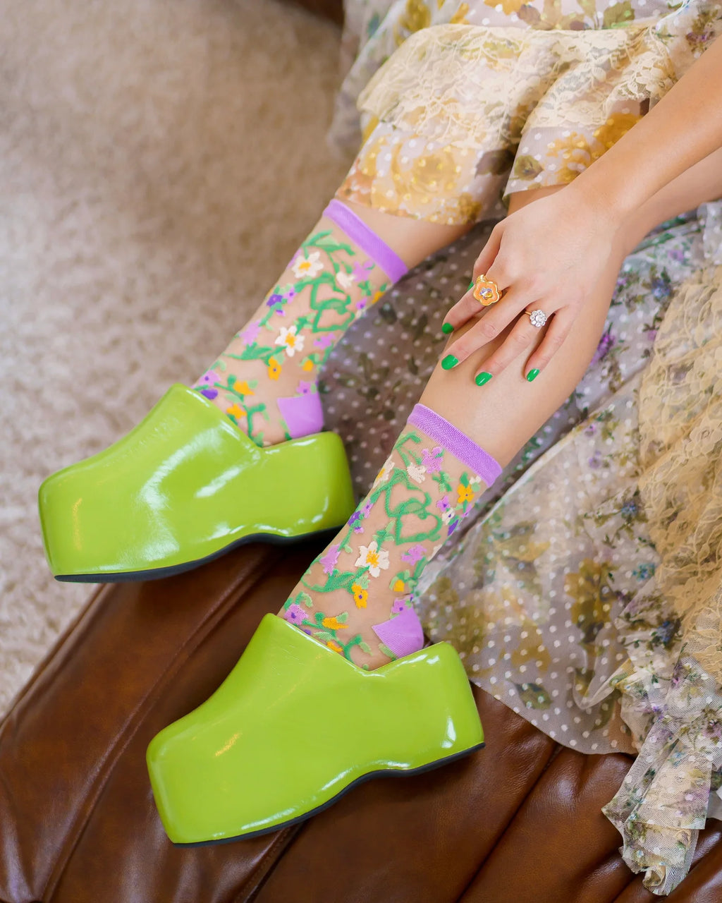 Heart floral sheer crew socks