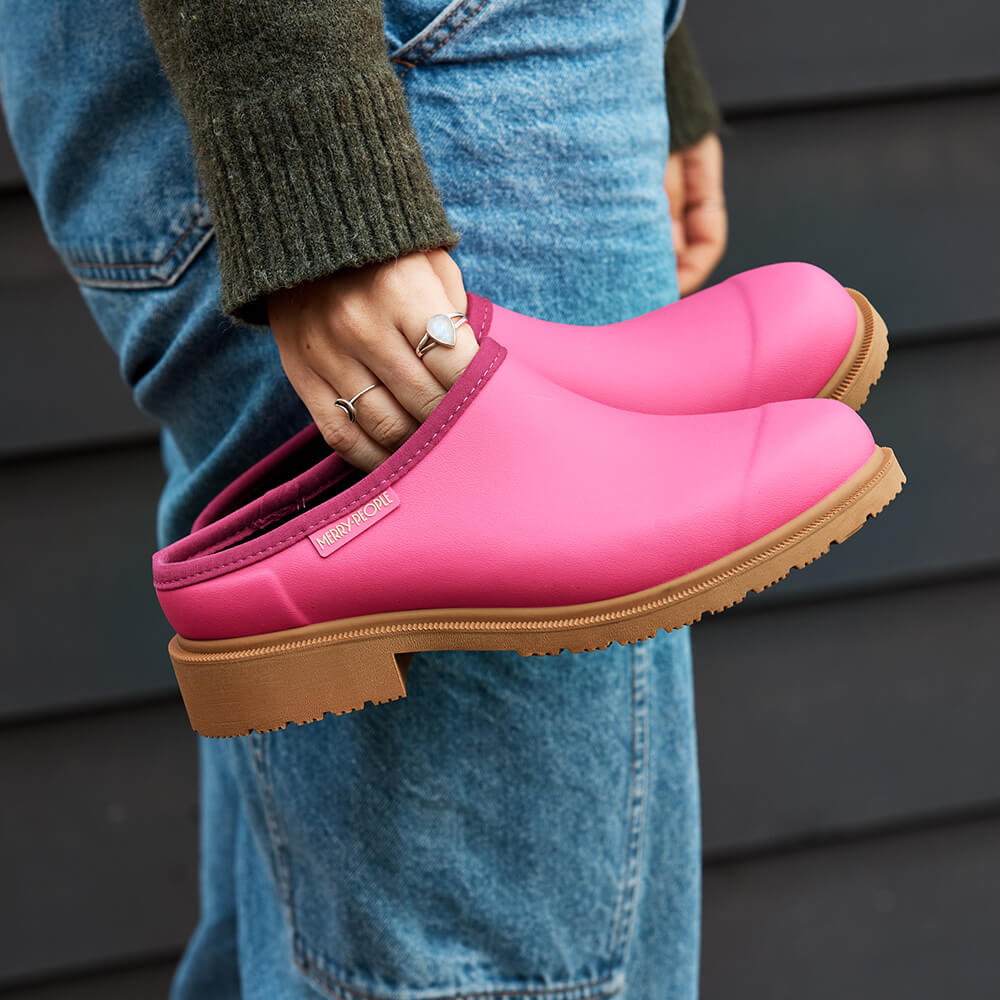 Merry people Billie clog fuchsia