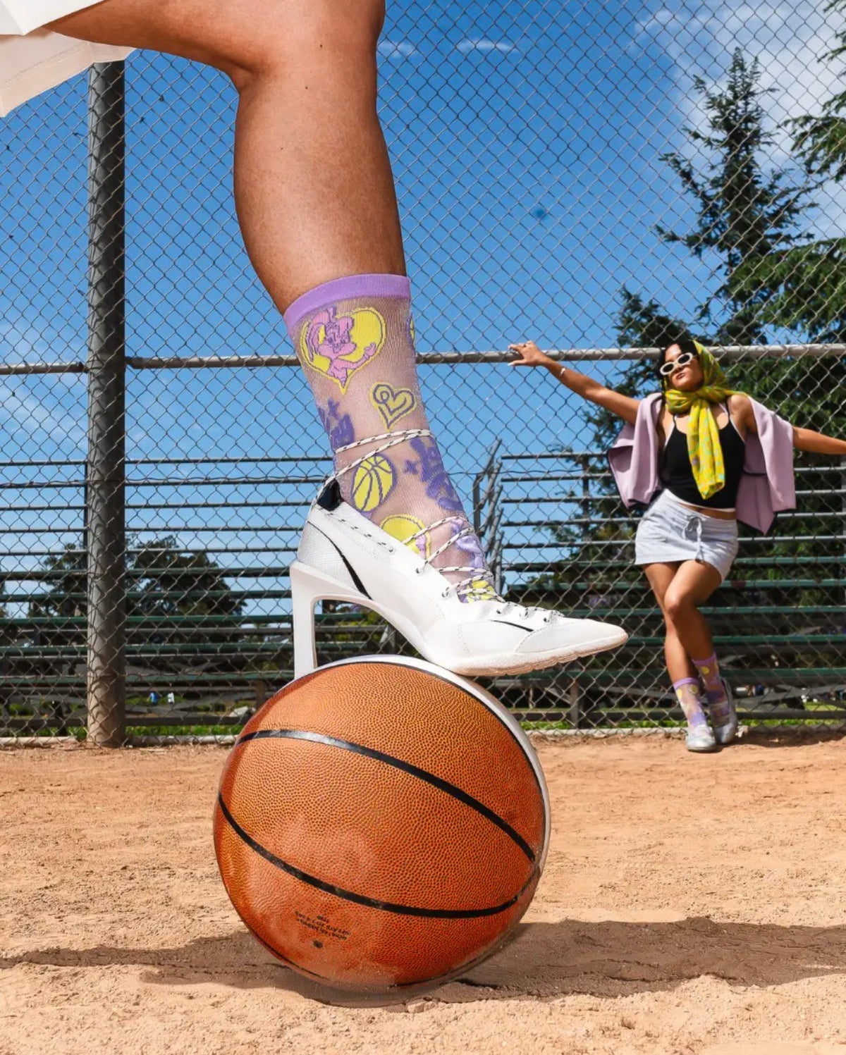 Lola bunny shimmer sheer crew sock