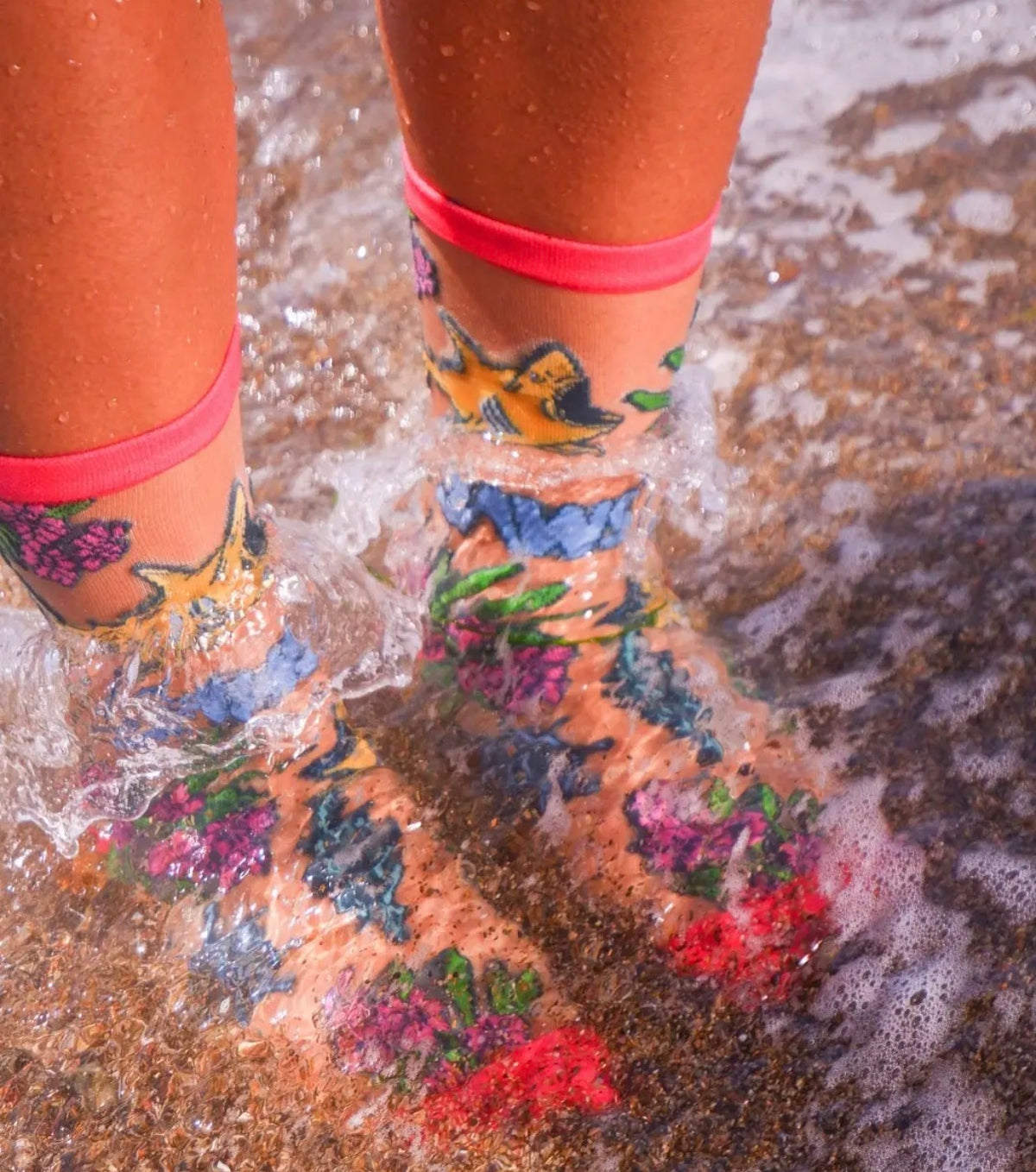 Jaws aquatic sheer shimmer crew socks