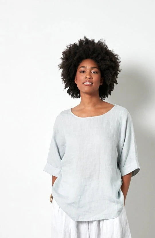 Montaigne Sérénité Curved Hemline Linen Top O/S