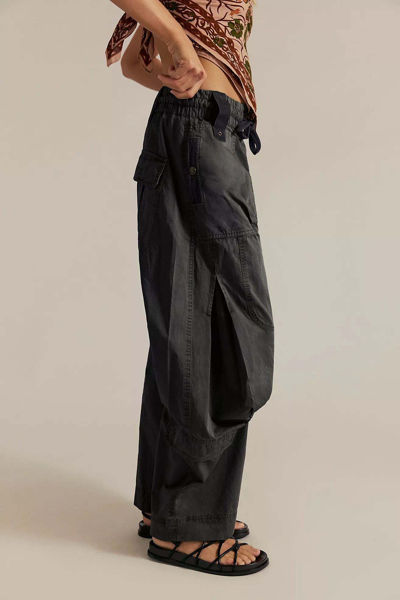  Free people onset parachute pants black sand - Stay Wild Collective  