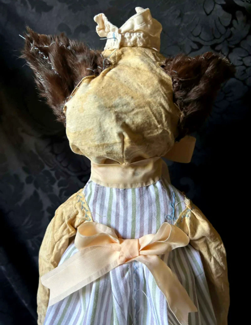  Hip hip decay 
VERLEV Cat Sculpture - Stay Wild Collective  
