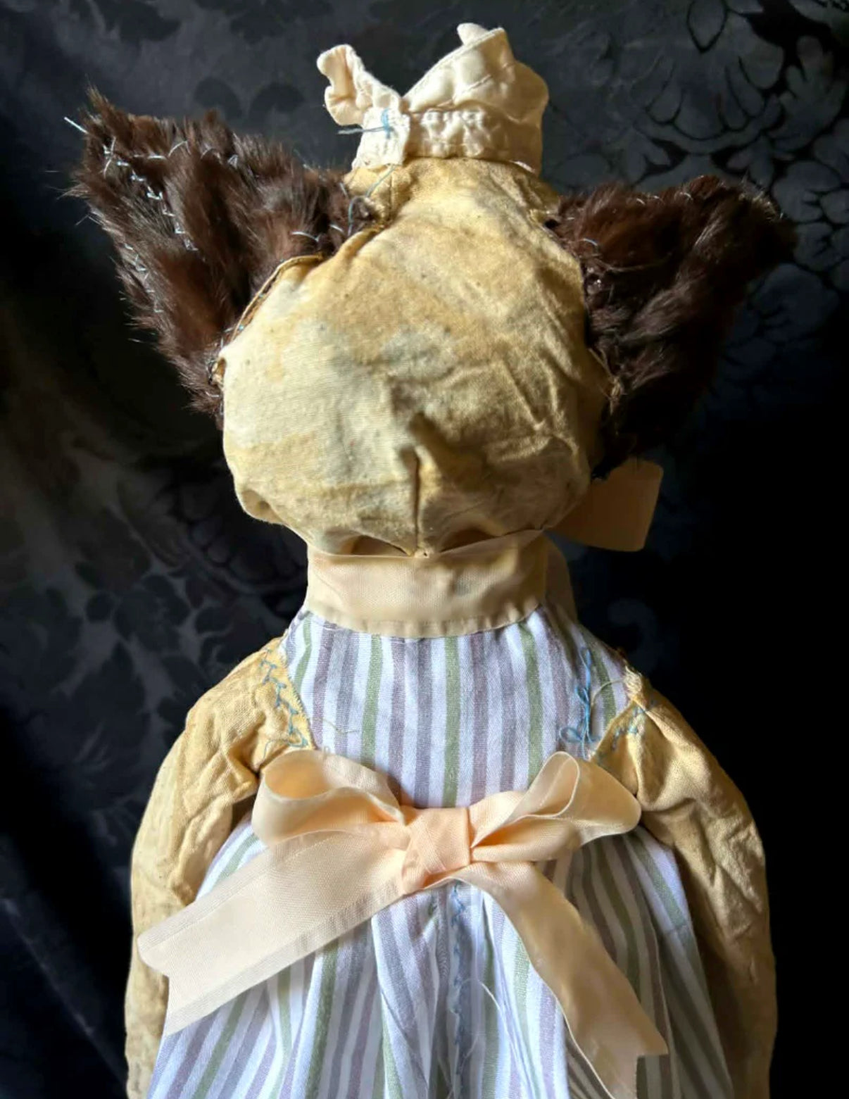  Hip hip decay 
VERLEV Cat Sculpture - Stay Wild Collective  