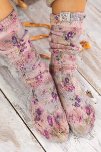 SOCKS 076 BLUSH ROSES
MAGNOLIA PEARL
$175.00 AUD