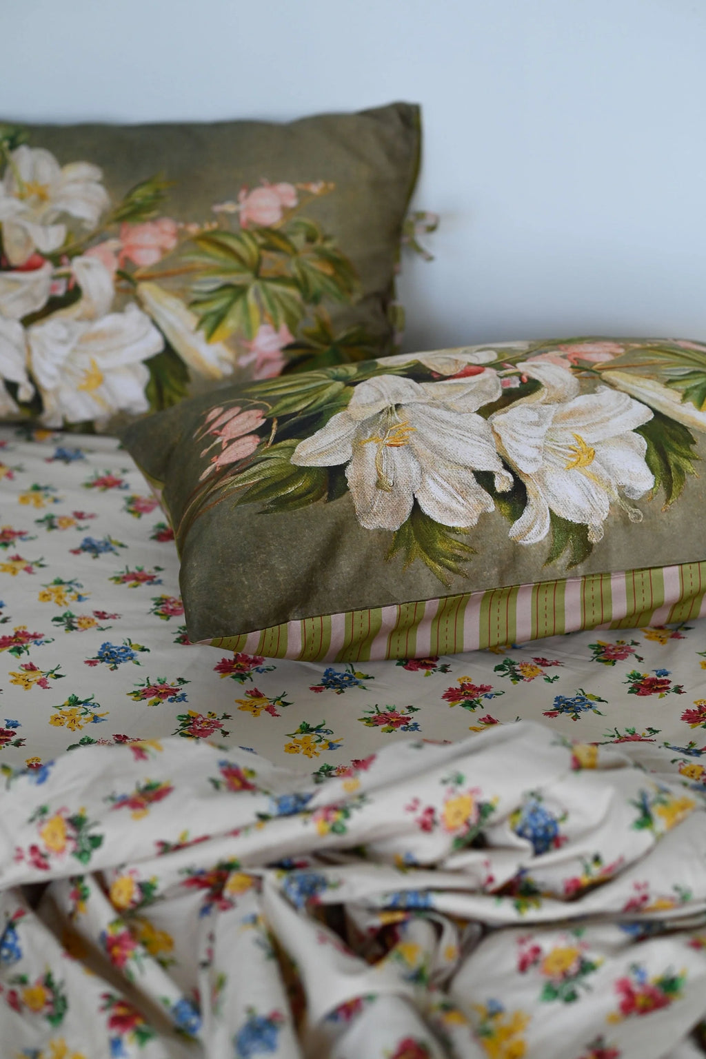 Lazybones tiger lilies pillowcase set