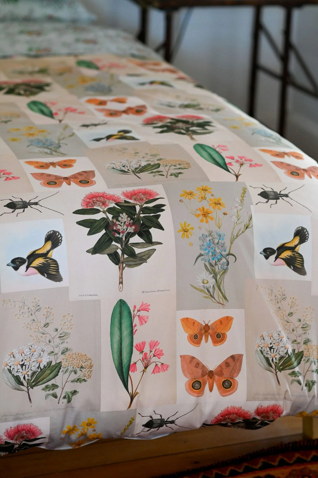 Lazybones natural world queen quilt cover