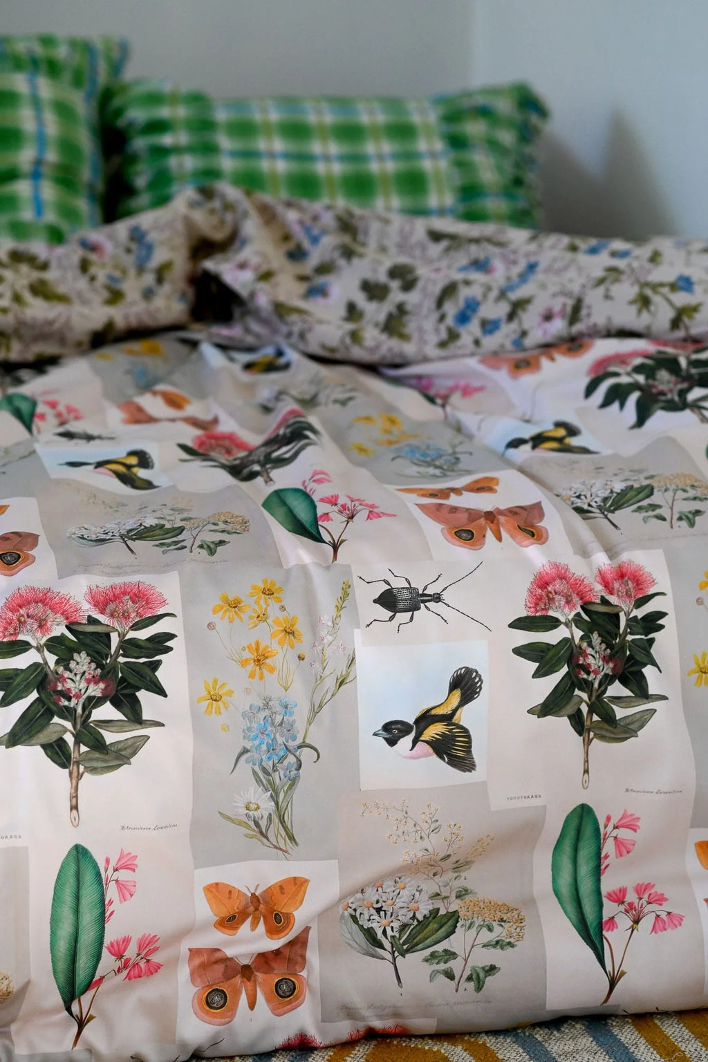 Lazybones natural world queen quilt cover