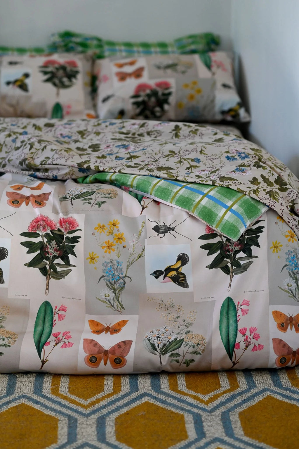 Lazybones natural world queen quilt cover