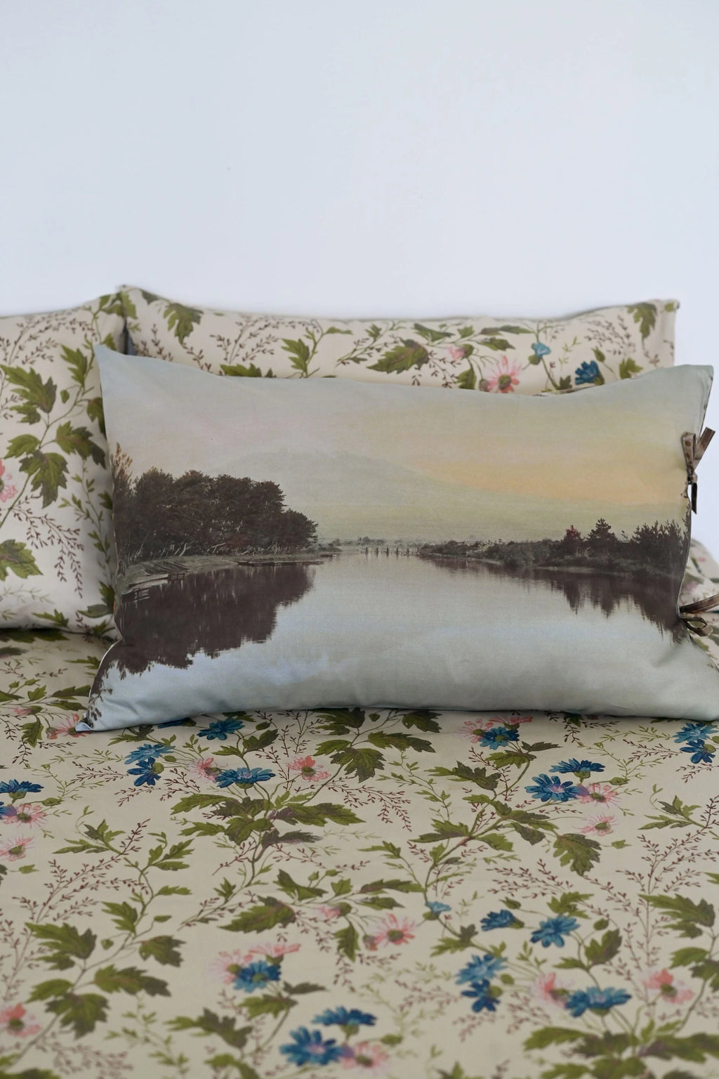Lazybones View of Mt Fuji pillowcase set