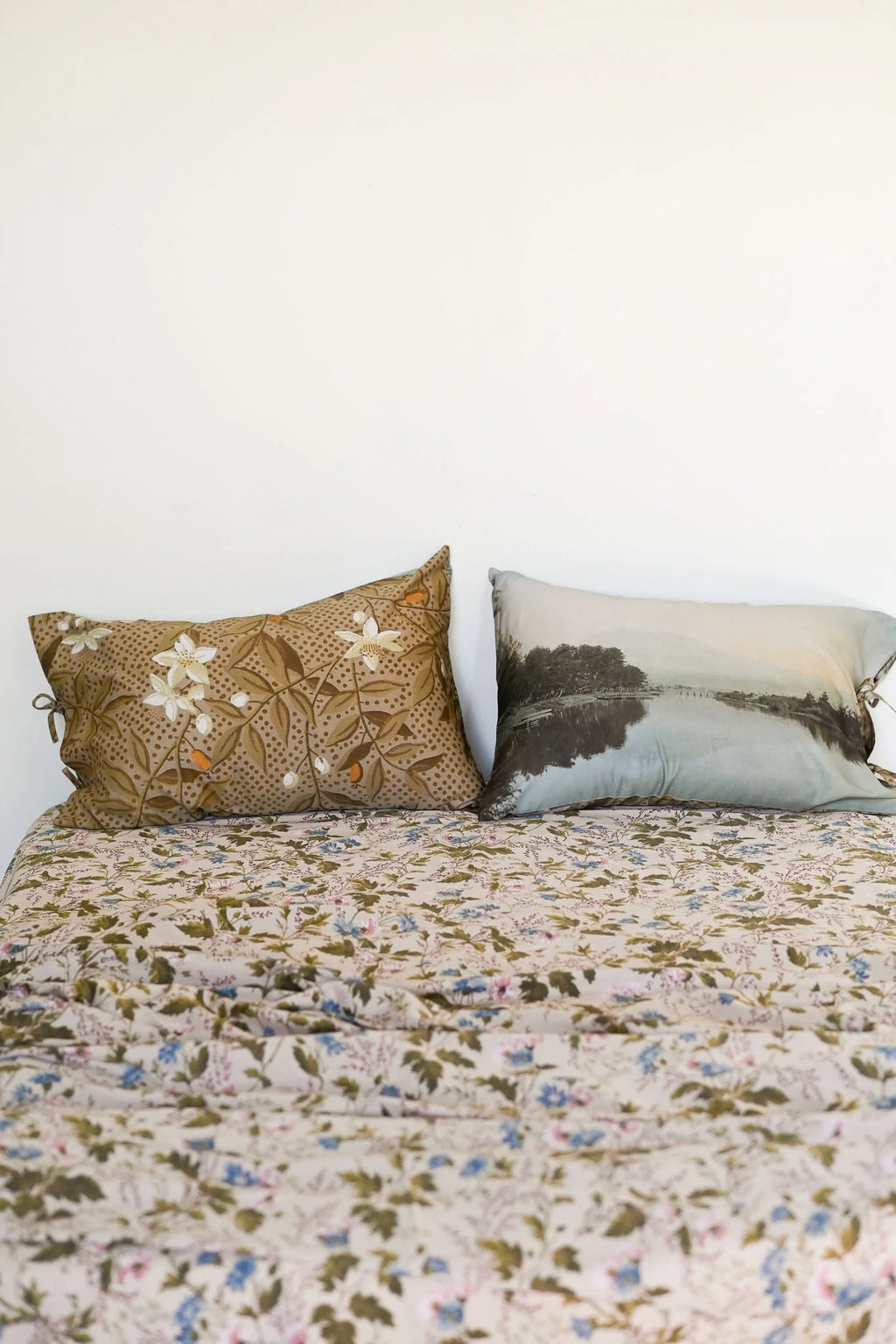 Lazybones View of Mt Fuji pillowcase set