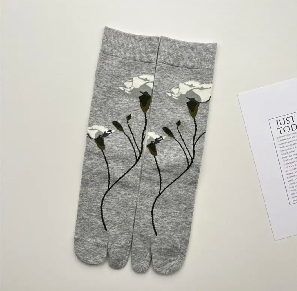 Floral tabi socks